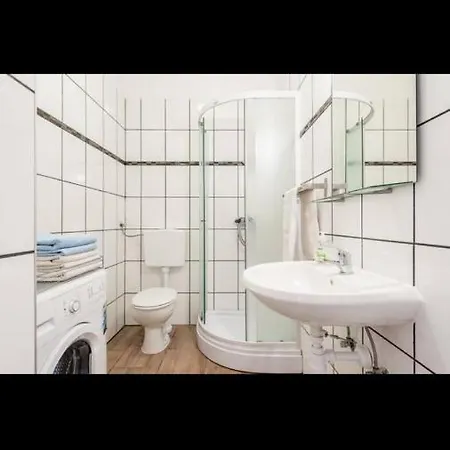 Studio Apartmant Leona With Parking Place スプリト