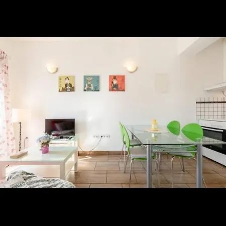 Studio Apartmant Leona With Parking Place アパート スプリト