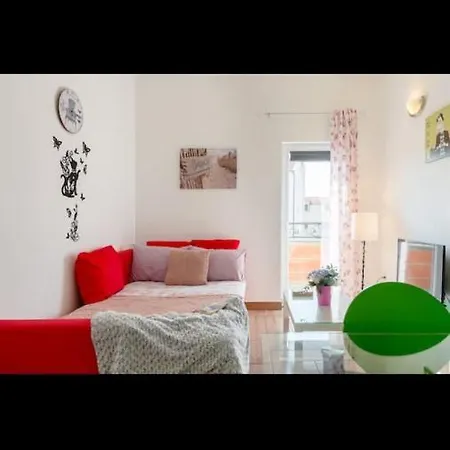 Studio Apartmant Leona With Parking Place アパート スプリト