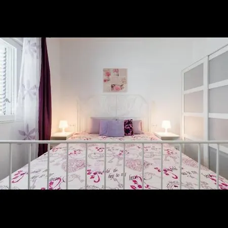 Studio Apartmant Leona With Parking Place Apartamento *